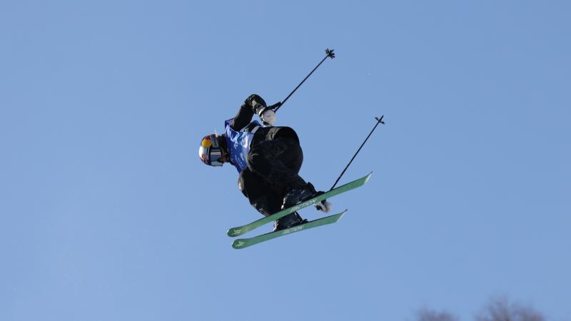 篮球篮网连续输球，主帅承认战术失误（篮网遭遇连败，主帅坦言战术布置有误）