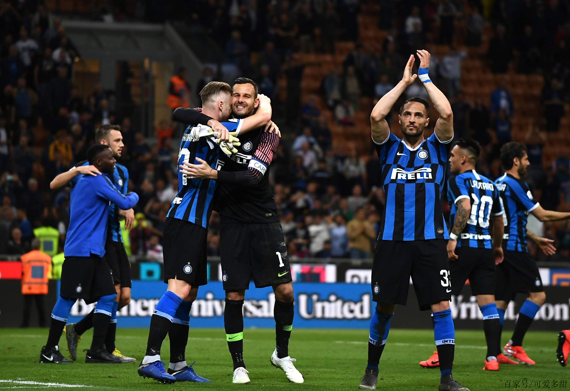 跨界联动！巴恩斯穿阿森纳球衣到场：阿尔特塔，真正的顶级（跨界合体！巴恩斯穿阿森纳球衣现身：阿尔特塔当之无愧的顶级）