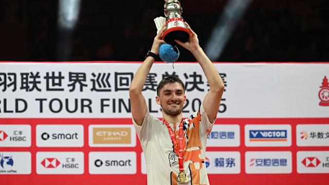 官方：阿贾克斯主帅海廷加下课；带队本赛季欧冠四战全败（阿贾克斯官宣海廷加下课，本季欧冠四战皆负）