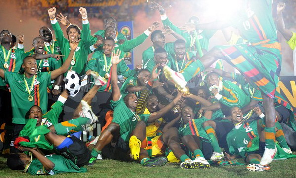 法尔克：拜仁重视巴黎对于帕的兴趣，将为他提供涨薪续约合同（法尔克：拜仁已关注巴黎对帕的追逐，计划以加薪续约留人）