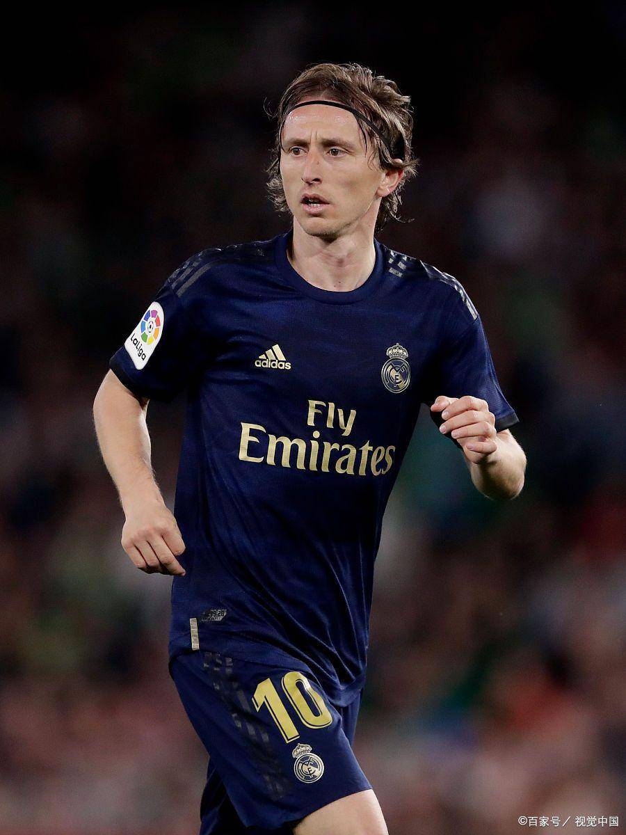 胡明轩全场5投0中无运动战进球，个人正负值-15全队最低（胡明轩5投0中，运动战挂零，正负值-15全队最差）